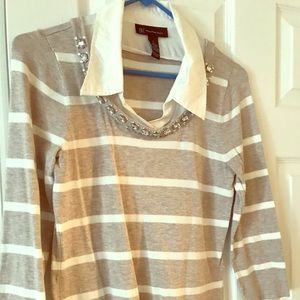Preppy blouse with jewelry collar